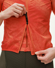Load image into Gallery viewer, Pas Normal Studios - Women's Mechanism Stow Away Gilet - AOP Hibiscus Orange