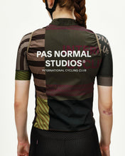 Load image into Gallery viewer, Pas Normal Studios - Women's Mechanism Stow Away Gilet - International Earth