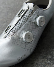 Load image into Gallery viewer, Pas Normal Studios x Fizik - Mechanism Road Shoe - Silver