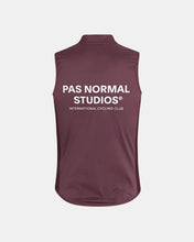 Load image into Gallery viewer, Pas Normal Studios - Mechanism Stow Away Gilet - Light Burgundy