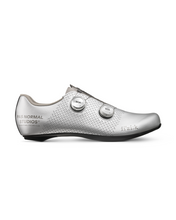 Load image into Gallery viewer, Pas Normal Studios x Fizik - Mechanism Road Shoe - Silver