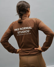 Load image into Gallery viewer, Pas Normal Studios - Women&#39;s Mechanism Stow Away Jacket - Bronze
