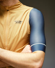 Load image into Gallery viewer, Pas Normal Studios - Stow Away Gilet - Camel
