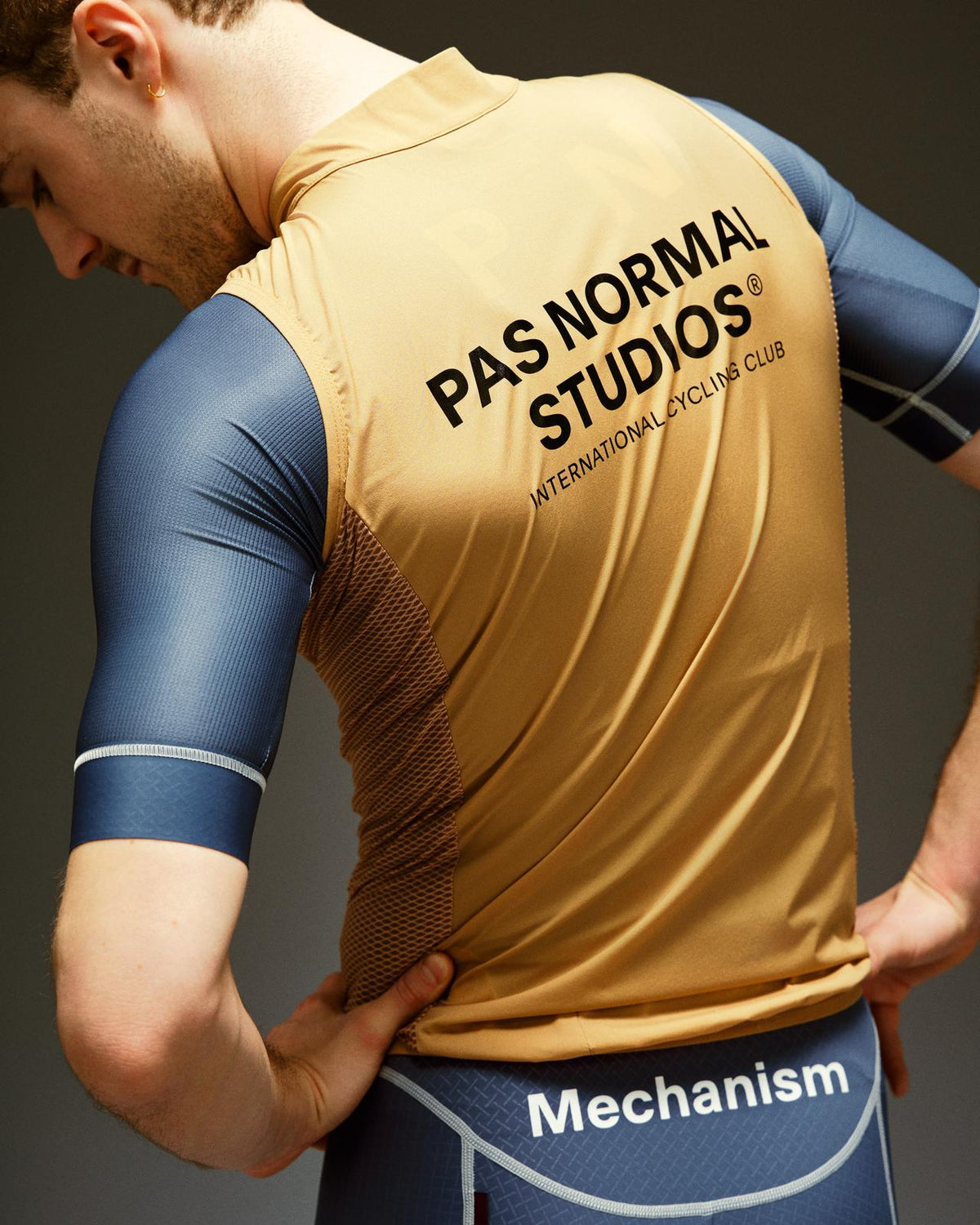 Pas Normal Studios - Stow Away Gilet - Camel