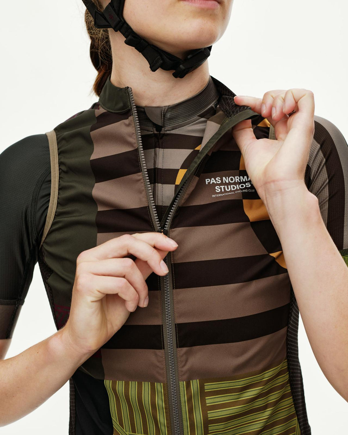 Pas Normal Studios - Women's Mechanism Stow Away Gilet - International Earth