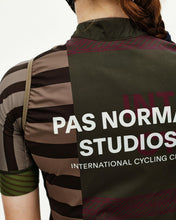Load image into Gallery viewer, Pas Normal Studios - Women's Mechanism Stow Away Gilet - International Earth
