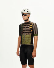 Load image into Gallery viewer, Pas Normal Studios - Mechanism Stow Away Gilet - International Earth
