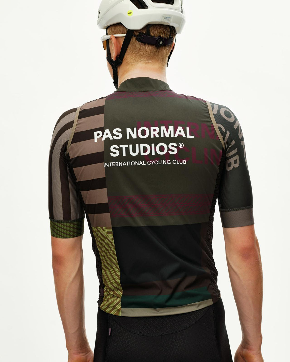 Pas Normal Studios - Mechanism Stow Away Gilet - International Earth