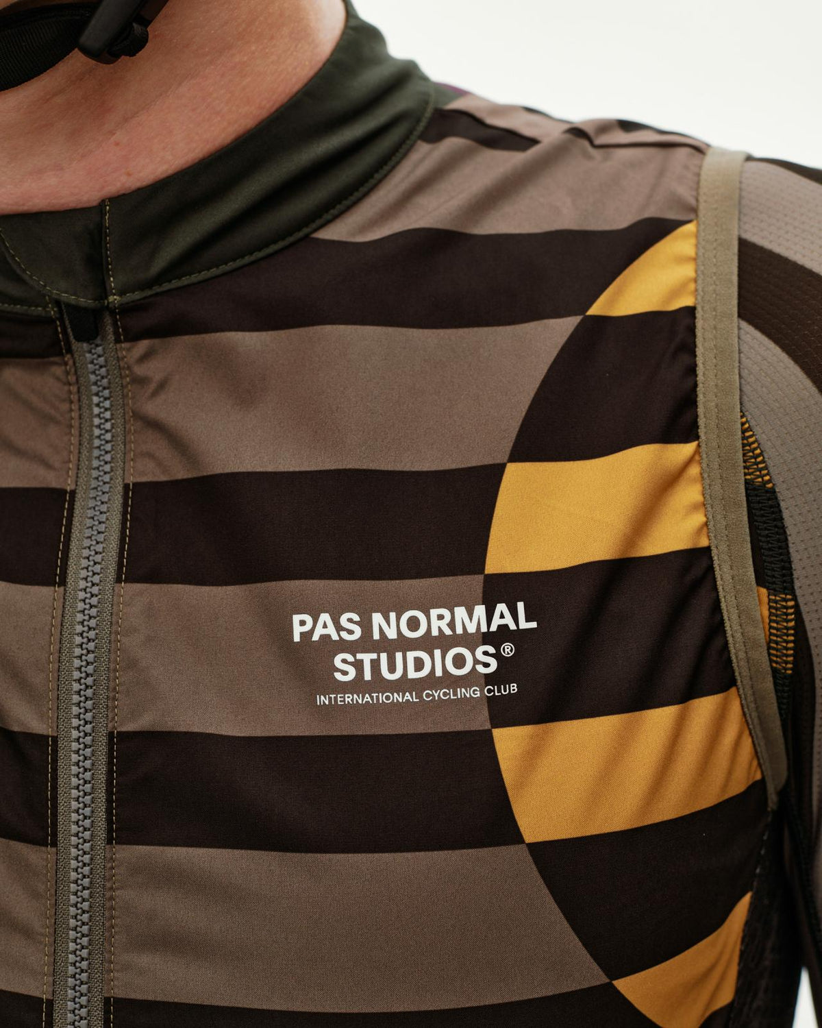 Pas Normal Studios - Mechanism Stow Away Gilet - International Earth