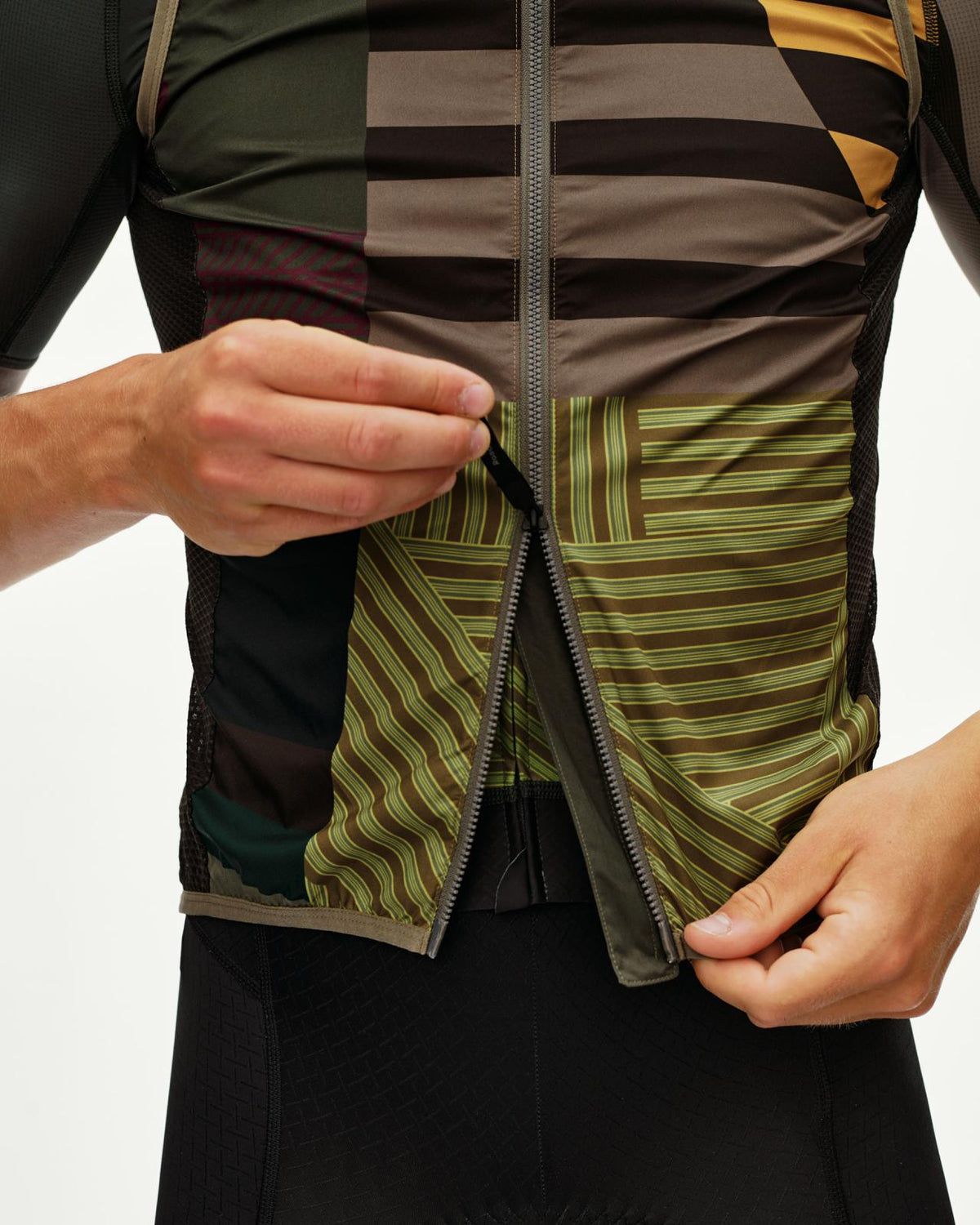 Pas Normal Studios - Mechanism Stow Away Gilet - International Earth