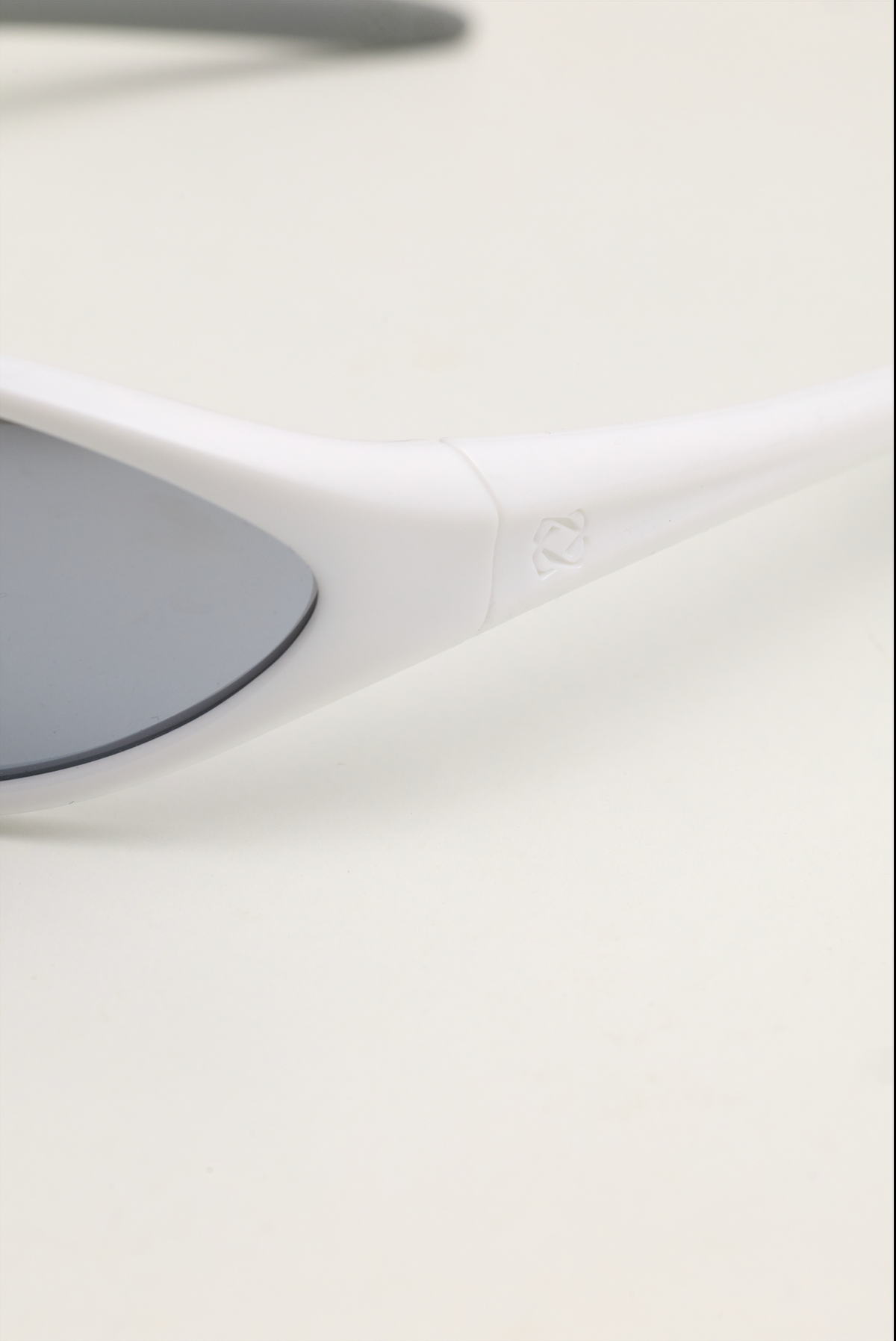 Rizkia - Origo - White