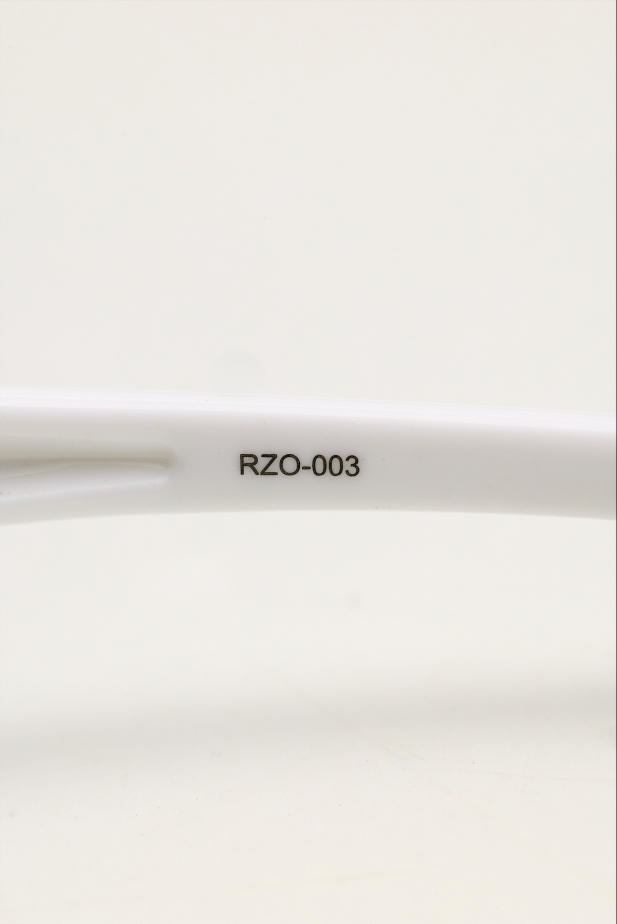 Rizkia - Origo - White