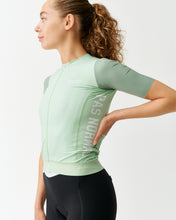 Load image into Gallery viewer, Women&#39;s Solitude Midsummer Jersey — Mint
